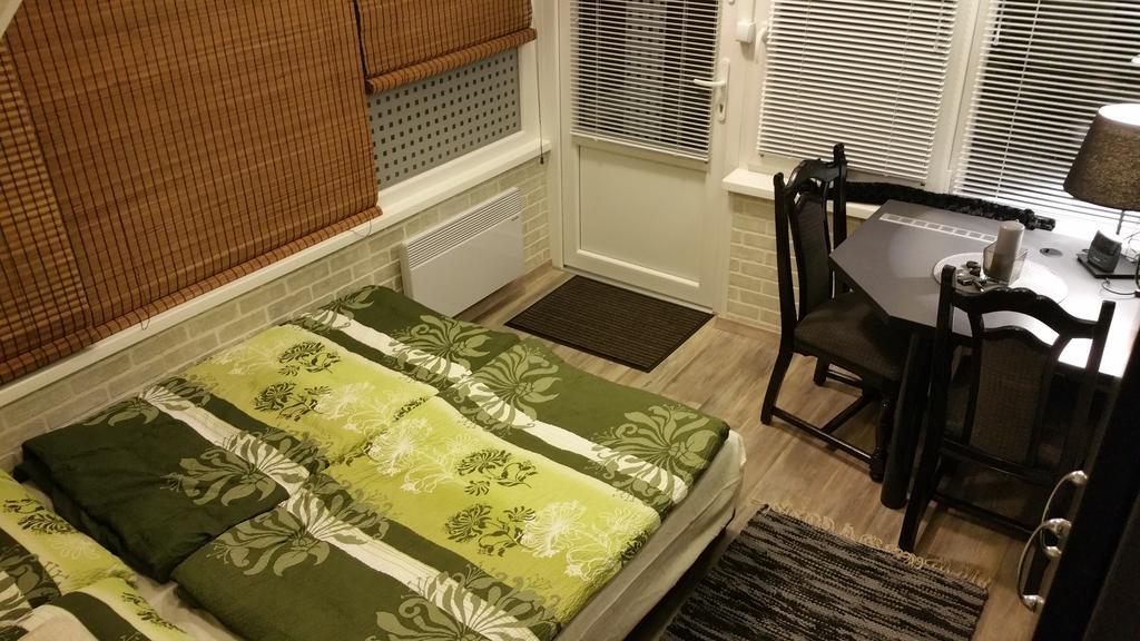 Apartment Patricia With Garden Budapest